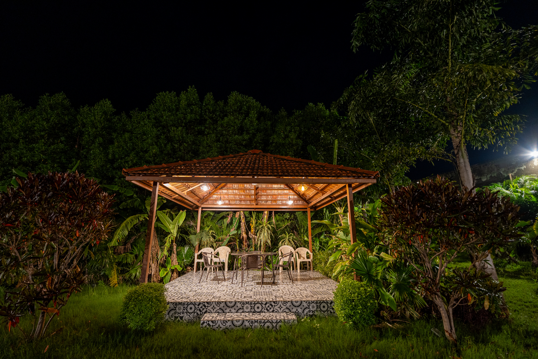 Lush seating at Sunrise Farms
